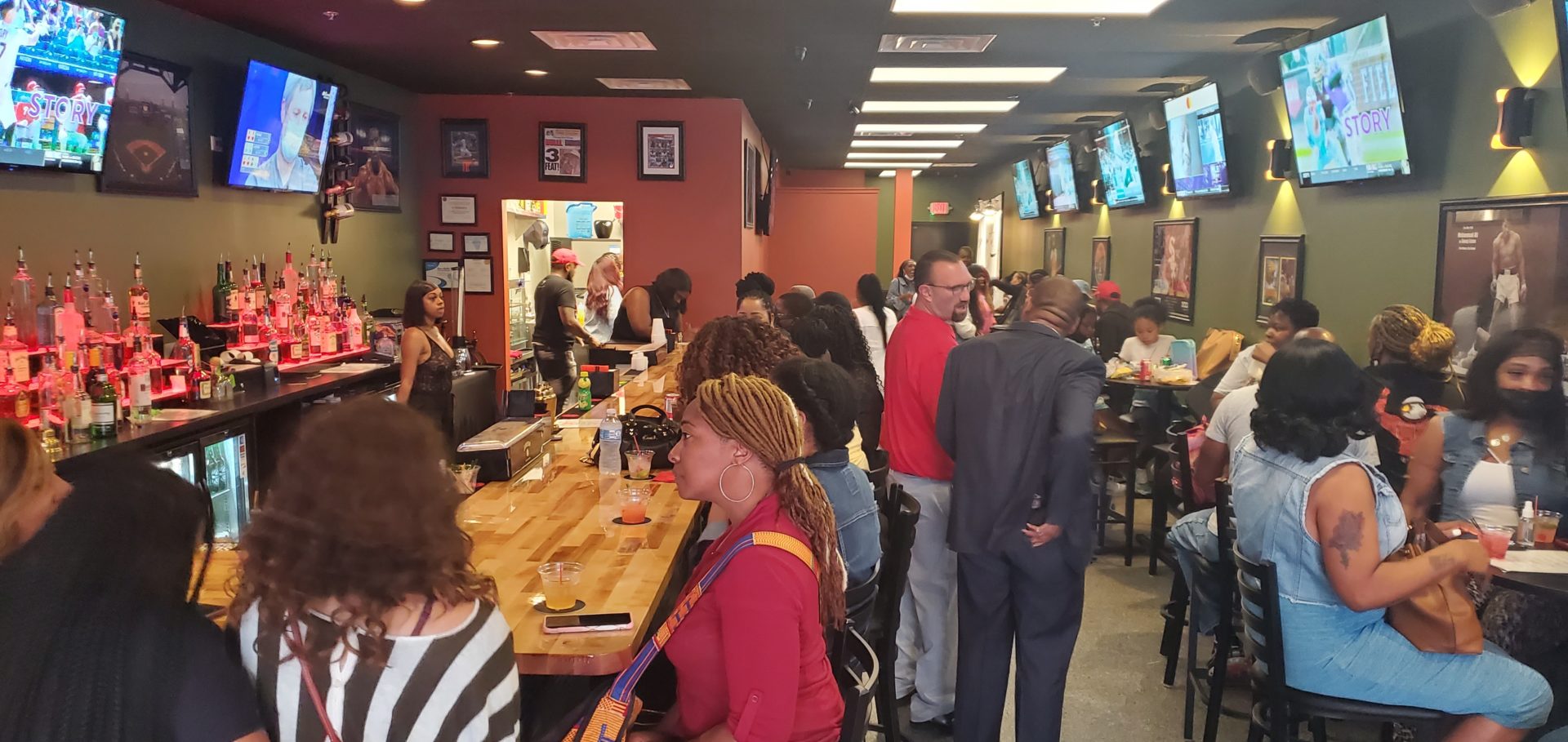 Park Forest celebrates grand opening of new bar & grill The Southland