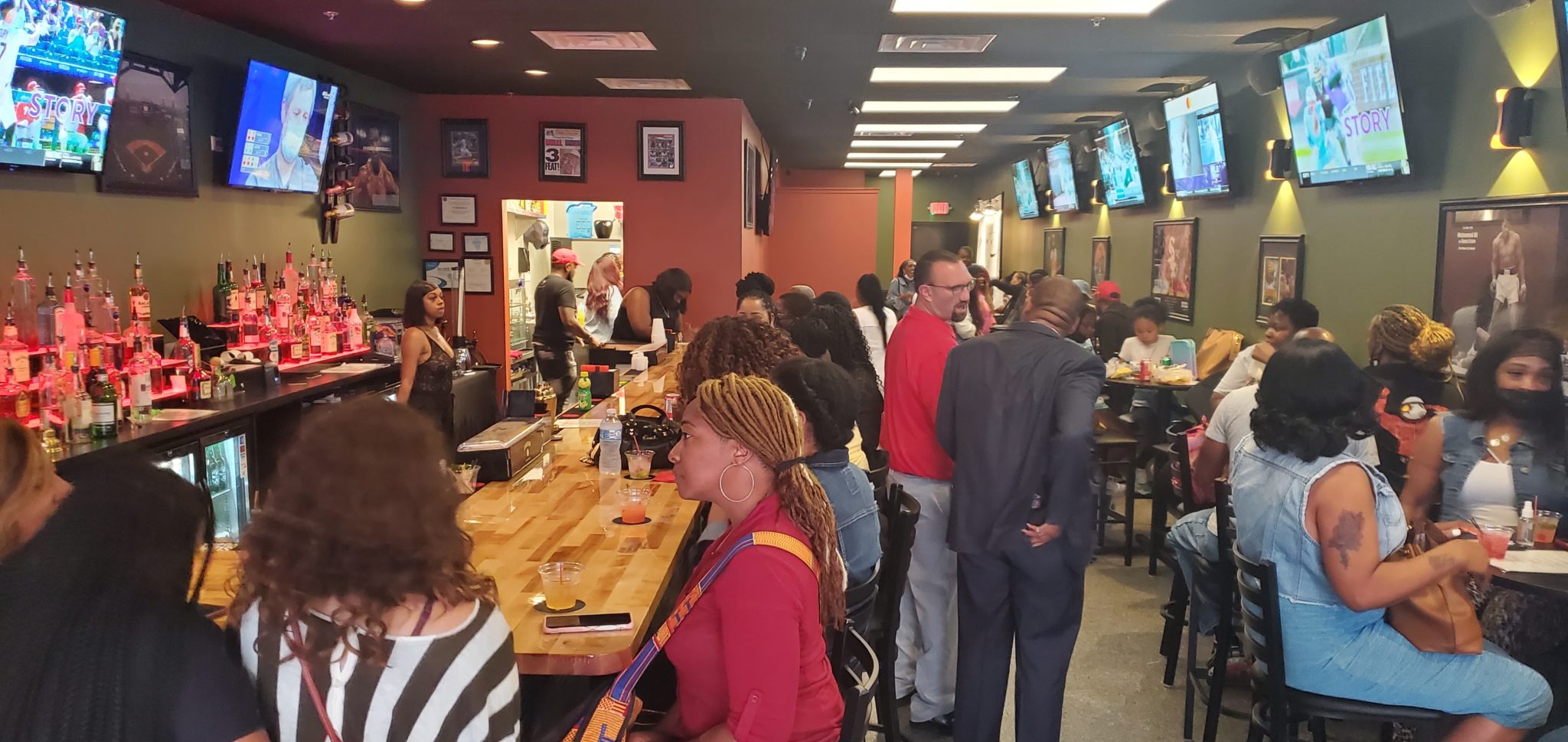 Park Forest celebrates grand opening of new bar & grill The Southland