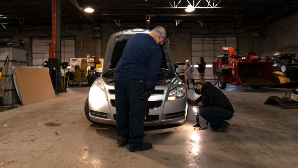 Cook County Sheriff’s Office Hosts Fourth and Largest Free Vehicle Light Repairs Event (Richton Park, IL) – The Cook County Sheriff’s Office yesterday again provided free replacement and repair of car lights at what was its biggest such event to date.