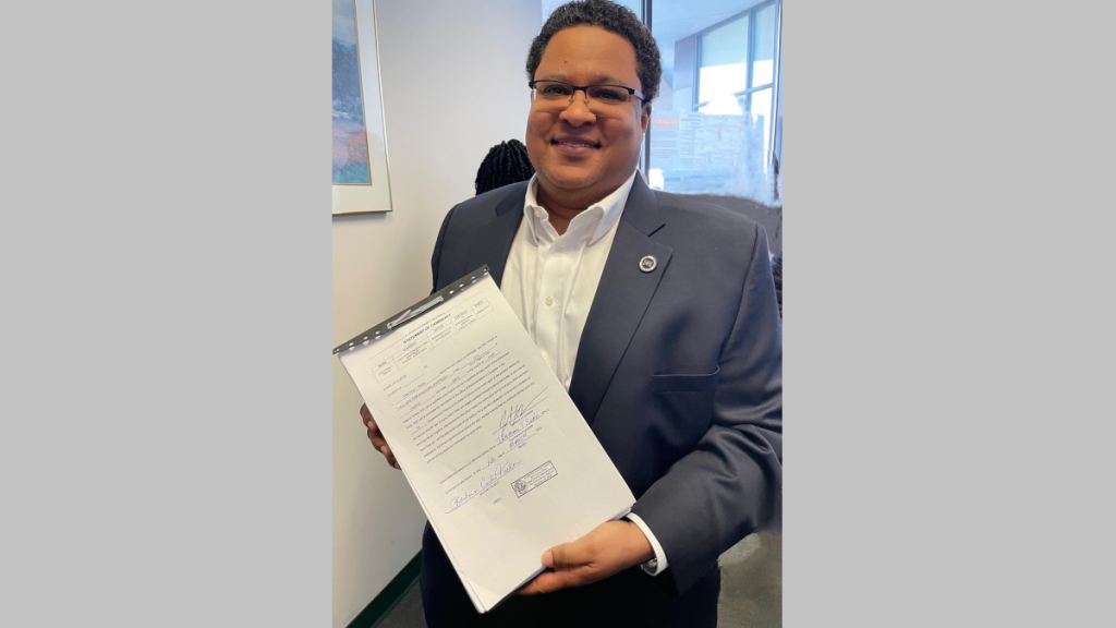 Jonathan T. Swain Files Petitions in Campaign for Illinois' 1st Congressional District
