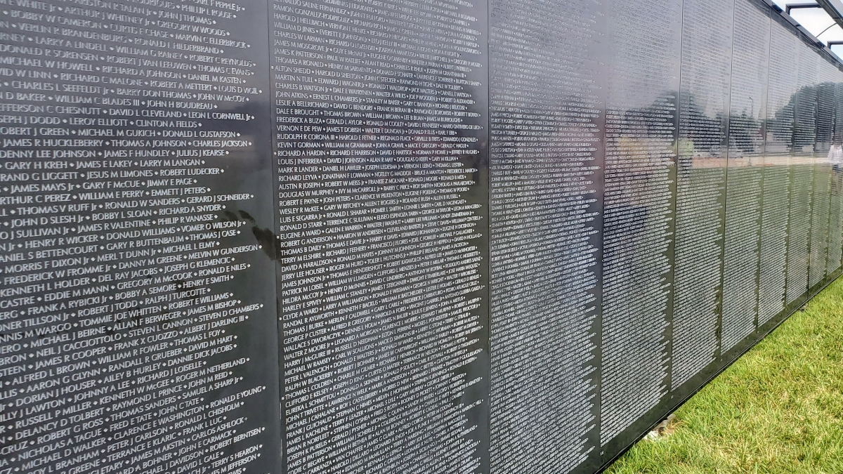 The Wall That Heals Vietnam Wall Replica Opens with Heartfelt Ceremony