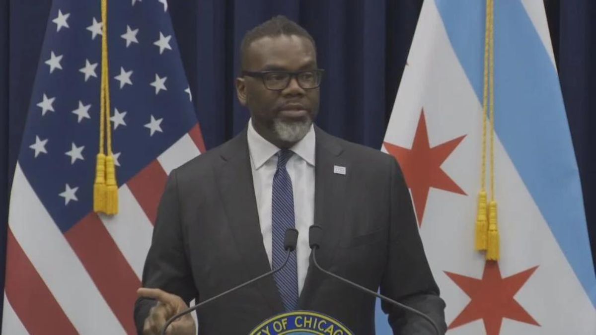 Chicago Mayor Faces Questions About Migrants and ARPA funds