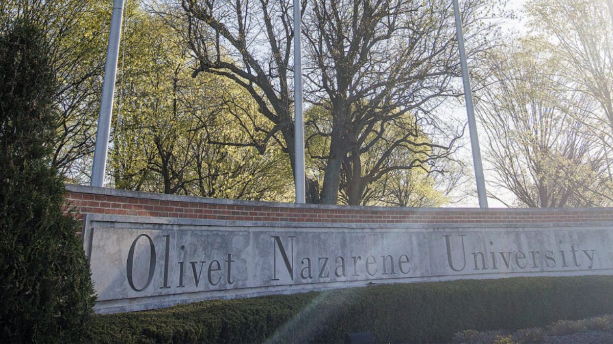 Rep. Haas Celebrates IBHE Grants for Olivet Nazarene University